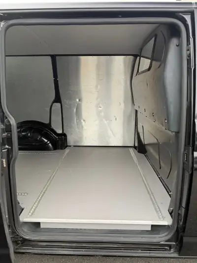 VW T6.1 2.0 TDI DSG — Utilitaire aménagé premium Sortimo, 49'000 km seulement — Miniature 16