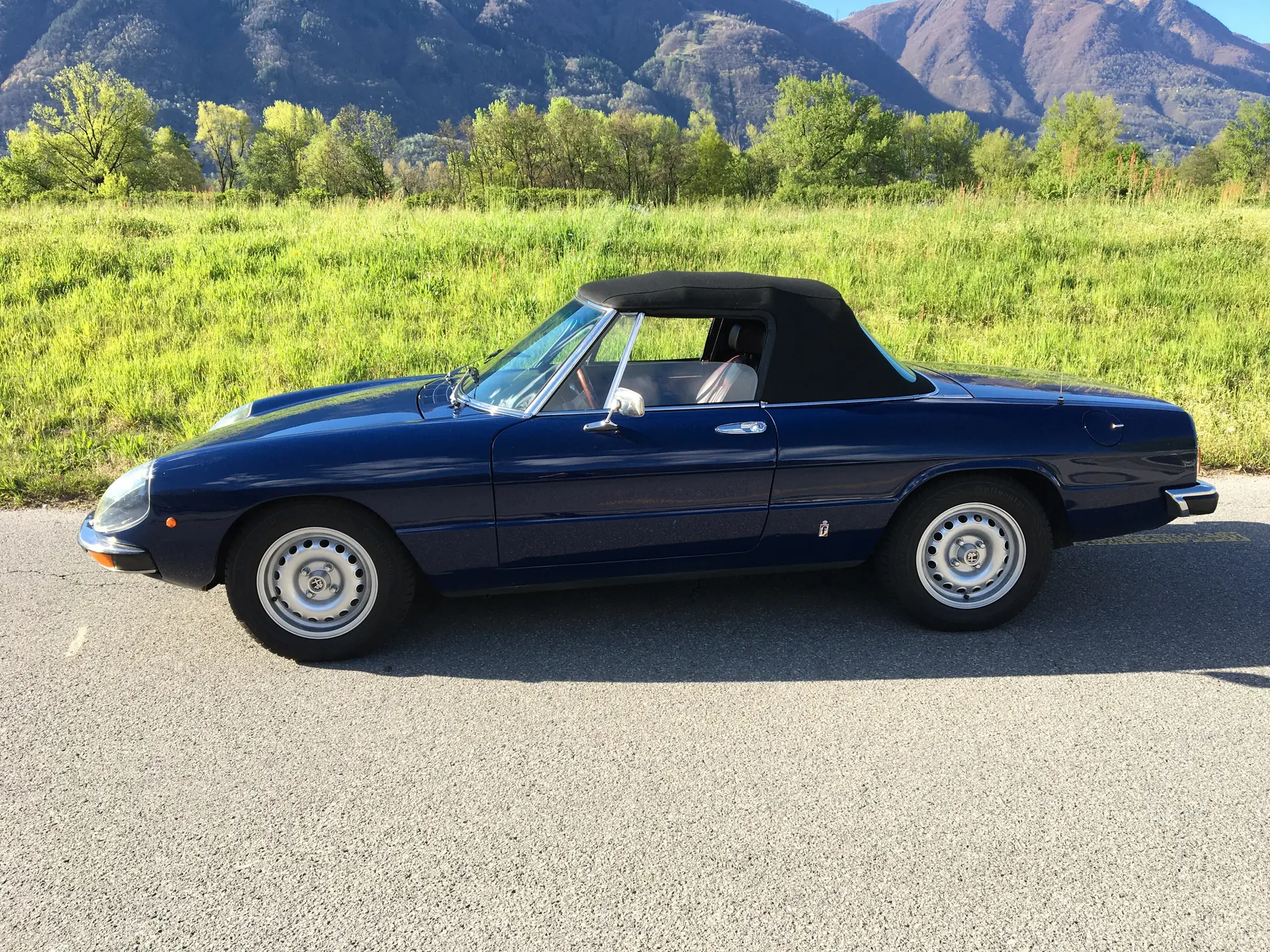 Alfa Romeo Spider 1977 — Cabriolet classique, moteur essence, 85'000 km