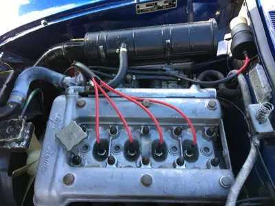 Alfa Romeo Spider 1977 — Cabriolet classique, moteur essence, 85'000 km — intérieur