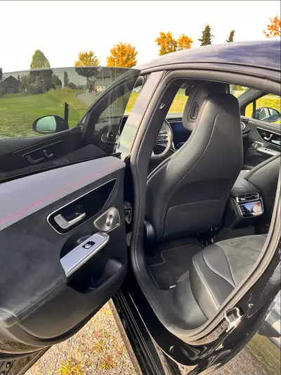 Mercedes-Benz EQE 350 AMG 4MATIC — Berline électrique premium, 34 000 km seulement — Miniatur 13