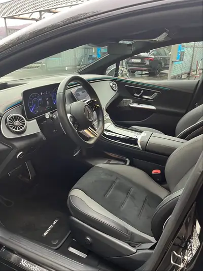 Mercedes-Benz EQE 350 AMG 4MATIC — Berline électrique premium, 34 000 km seulement — Miniatur 19