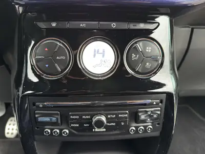 DS3 Cabrio 1.6 VTi SO Chic — Décapotable agile, entretien à jour, 8 pneus inclus — Thumbnail 16