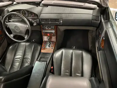 Mercedes-Benz SL 500 — Cabriolet légendaire 1992, 326 ch, statut vétéran — detail
