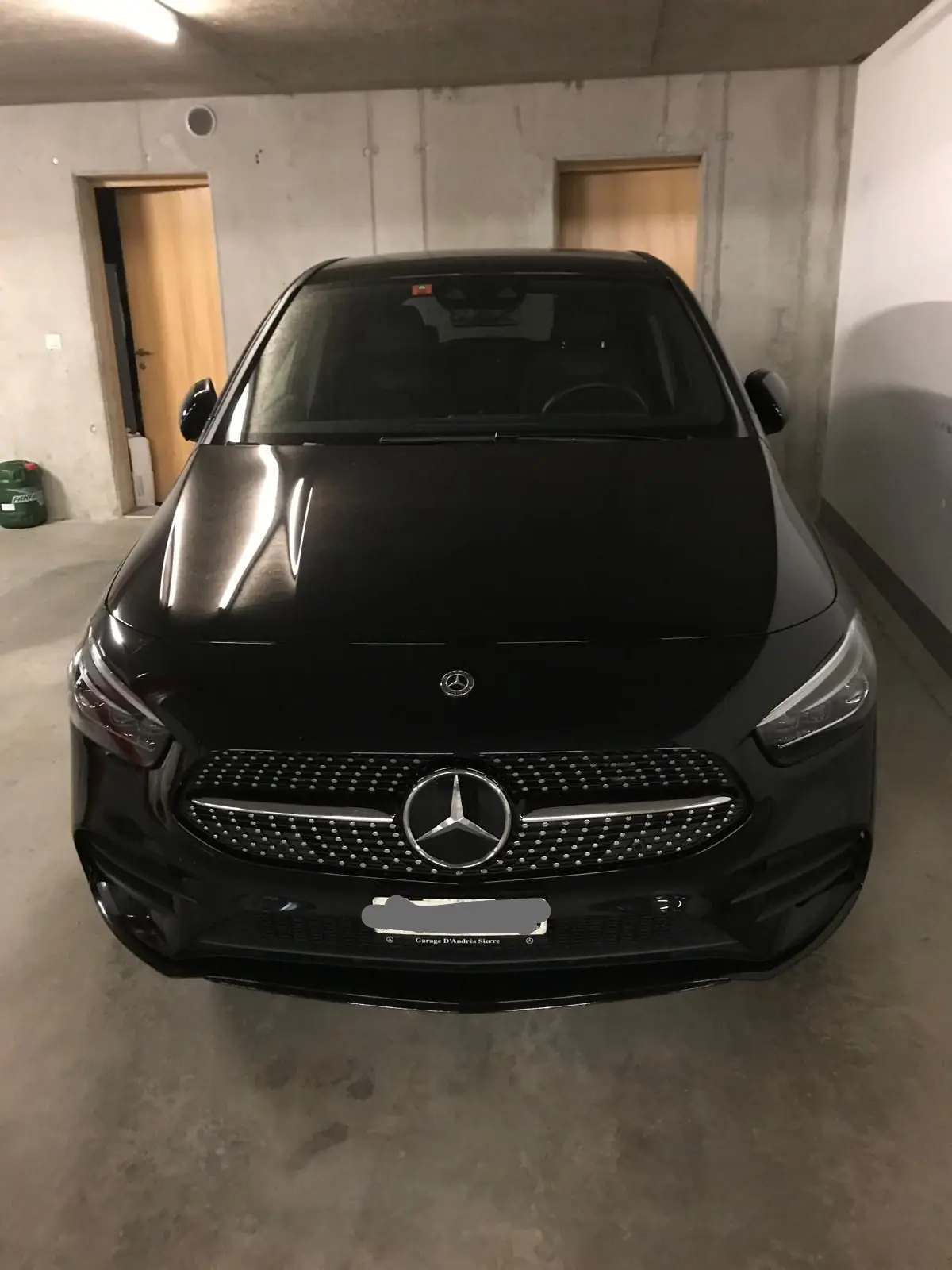 Mercedes-Benz B 250 4Matic — Monospace compact premium, 12'000 km seulement — vista esterna