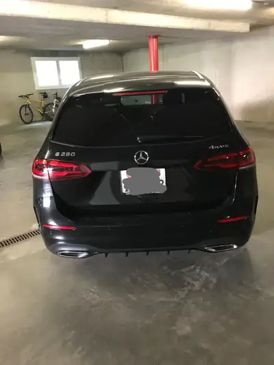 Mercedes-Benz B 250 4Matic — Monospace compact premium, 12'000 km seulement — vista posteriore