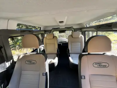 Land Rover Defender 90 Heritage — Légende 4x4, diesel robuste et 12 000 km seulement — tableau de bord