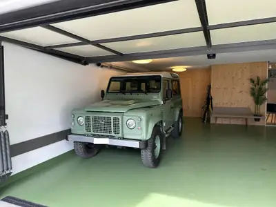 Land Rover Defender 90 Heritage — Légende 4x4, diesel robuste et 12 000 km seulement — Miniature 9