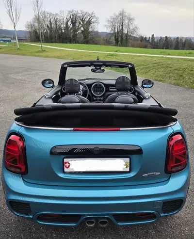 MINI Cabrio Cooper John Cooper Works — Cabriolet sportif 231 ch, vert métallisé, freinage de service optimal — dettaglio