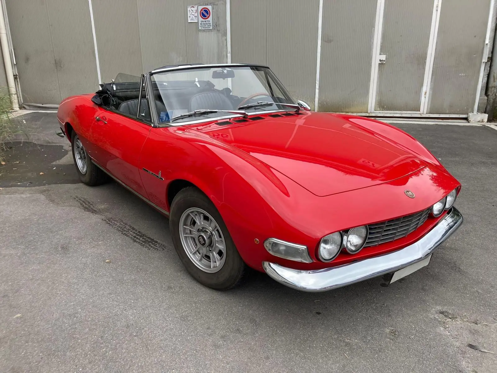 FIAT Dino Spider 1968 — Chef-d'œuvre cabriolet vintage, seulement 7000 km — Außenansicht