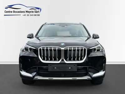 BMW X1 sDrive 18i xLine 2025 — SUV compact premiumà faible kilométrage, première main — side view
