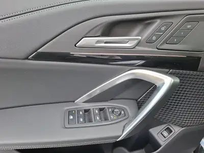 BMW X1 sDrive 18i xLine 2025 — SUV compact premiumà faible kilométrage, première main — Thumbnail 7