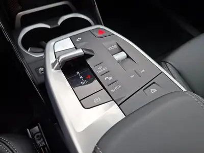 BMW X1 sDrive 18i xLine 2025 — SUV compact premiumà faible kilométrage, première main — Thumbnail 13
