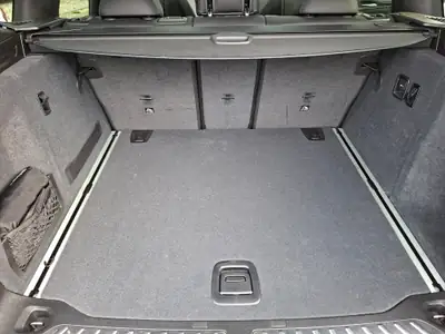 BMW X1 sDrive 18i xLine 2025 — SUV compact premiumà faible kilométrage, première main — Thumbnail 17
