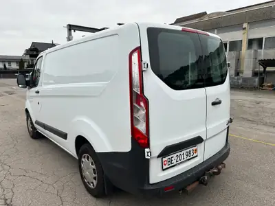 Ford Transit Custom 310 L1H1 — Utilitaire diesel fiable, sans sinistre, prêt au travail — interior