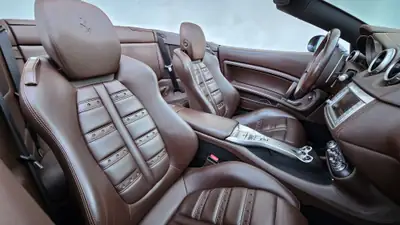 Ferrari California 4.3 V8 — Cabriolet mythique, 460 ch et belle spécification — detail