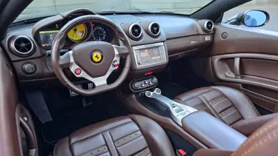 Ferrari California 4.3 V8 — Cabriolet mythique, 460 ch et belle spécification — Thumbnail 8