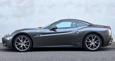 Ferrari California 4.3 V8 — Cabriolet mythique, 460 ch et belle spécification — Thumbnail 12