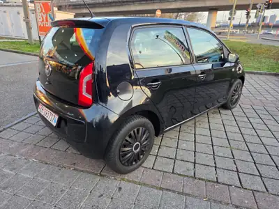 Volkswagen Up — Citadine agile et économe, MFK récent — Thumbnail 7