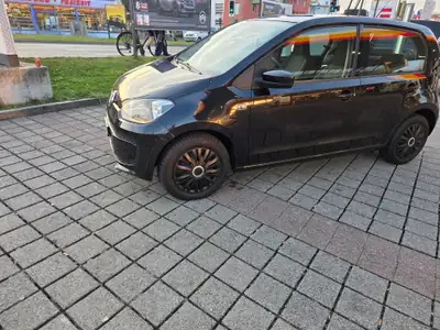 Volkswagen Up — Citadine agile et économe, MFK récent — Thumbnail 11