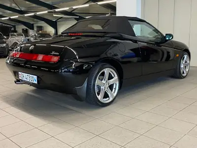Alfa Romeo Spider 3.0 V6 — Cabriolet mythique, 192 ch et design rétro intemporel — intérieur