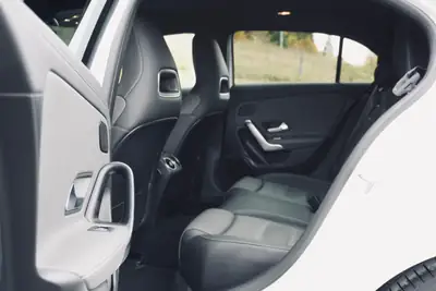Mercedes-Benz A 35 AMG — 306 ch, 4Matic, entretien Mercedes d'origine — Miniatura 13