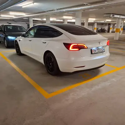 Tesla Model 3 2022 — Électrique performante, seulement 20'000 km — intérieur