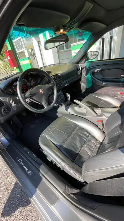 Porsche 911 Carrera 4S 2002 — Coupé sportif légendaire, 89'000 km seulement — arrière