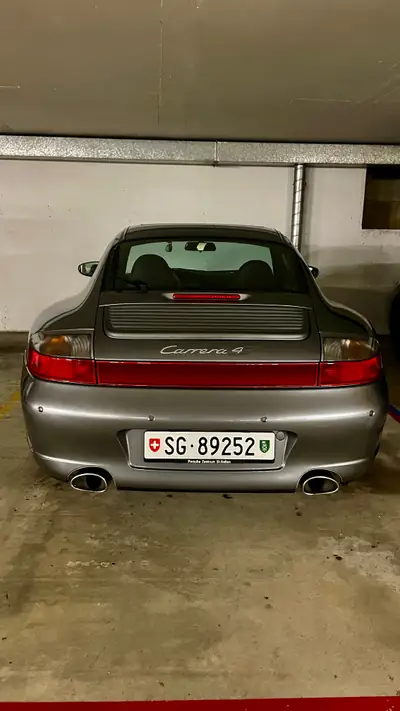Porsche 911 Carrera 4S 2002 — Coupé sportif légendaire, 89'000 km seulement — Miniature 7