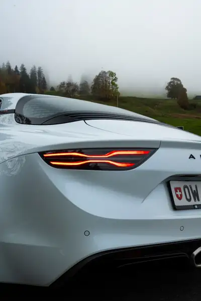 Alpine A110 S 2024 — Le coupé français haute performance, 5000 km seulement — Thumbnail 9