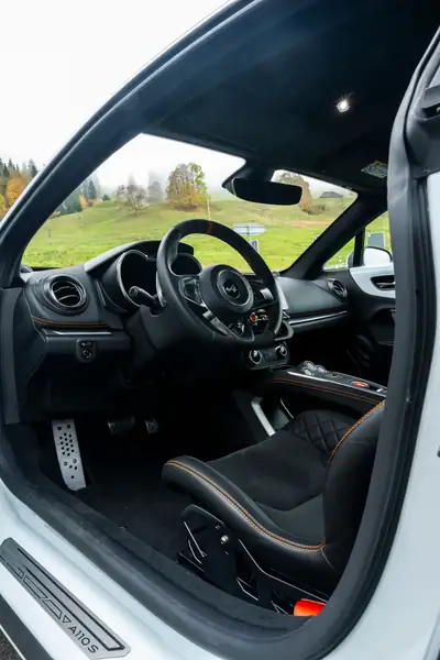 Alpine A110 S 2024 — Le coupé français haute performance, 5000 km seulement — Thumbnail 11