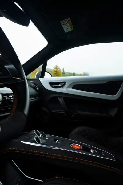 Alpine A110 S 2024 — Le coupé français haute performance, 5000 km seulement — Thumbnail 10