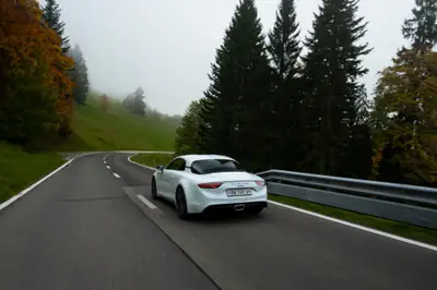 Alpine A110 S 2024 — Le coupé français haute performance, 5000 km seulement — Thumbnail 15