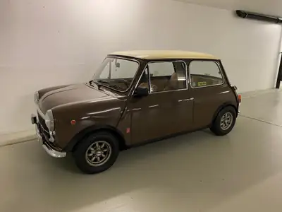 INNOCENTI Mini-Cooper 1300 — Une légende britannique de 1974, authentique et préservée — vista esterna
