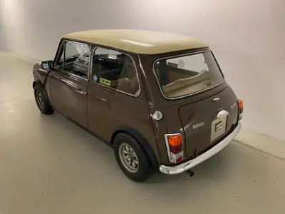INNOCENTI Mini-Cooper 1300 — Une légende britannique de 1974, authentique et préservée — interni
