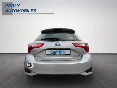 Toyota Yaris 1.5 VVT-i HSD Trend — Hybride économe, 71 000 km, expertisée — tableau de bord