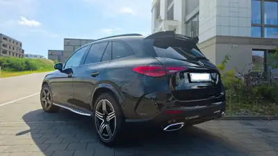 Mercedes-Benz GLC 220 d 4Matic — SUV premium diesel hybride, 87 500 km, garantie complète — vista posteriore