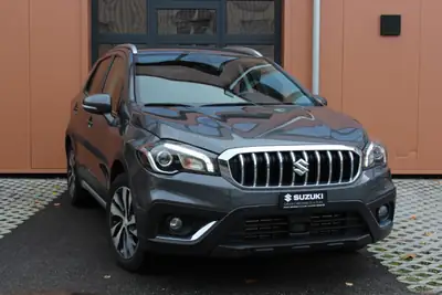 Suzuki SX4 S-Cross Hybrid 4WD — Polyvalence compacte et motorisation écologique — vista esterna