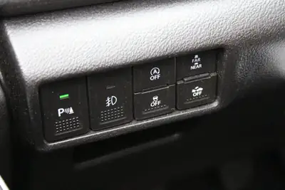 Suzuki SX4 S-Cross Hybrid 4WD — Polyvalence compacte et motorisation écologique — Miniatura 11