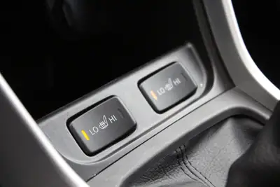 Suzuki SX4 S-Cross Hybrid 4WD — Polyvalence compacte et motorisation écologique — Miniatura 12