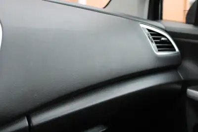 Suzuki SX4 S-Cross Hybrid 4WD — Polyvalence compacte et motorisation écologique — Miniatura 18