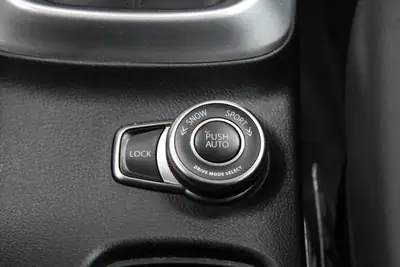 Suzuki SX4 S-Cross Hybrid 4WD — Polyvalence compacte et motorisation écologique — Miniatura 20