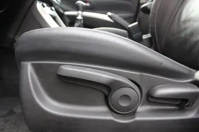 Suzuki SX4 S-Cross Hybrid 4WD — Polyvalence compacte et motorisation écologique — Miniatura 22