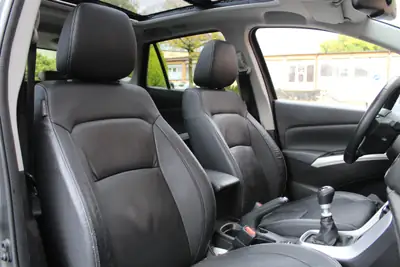 Suzuki SX4 S-Cross Hybrid 4WD — Polyvalence compacte et motorisation écologique — Miniatura 23