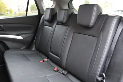 Suzuki SX4 S-Cross Hybrid 4WD — Polyvalence compacte et motorisation écologique — Miniatura 25