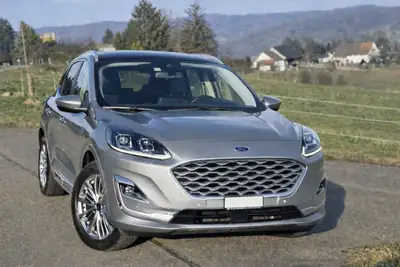 Ford Kuga Vignale AWD Hybrid — SUV intelligent, 89'000 km, toit panoramique — detail