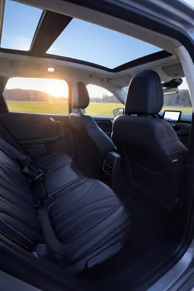 Ford Kuga Vignale AWD Hybrid — SUV intelligent, 89'000 km, toit panoramique — Thumbnail 7