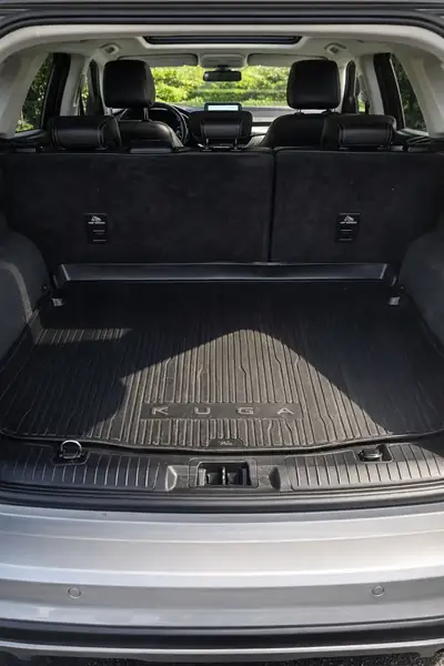 Ford Kuga Vignale AWD Hybrid — SUV intelligent, 89'000 km, toit panoramique — Thumbnail 10