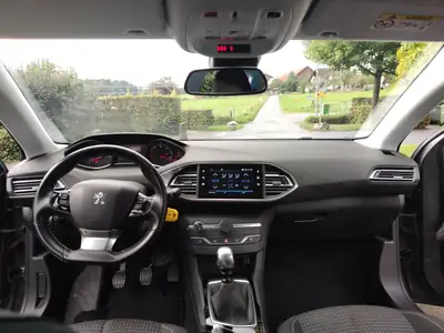 Peugeot 308 SW — Break diesel robuste, 175000 km, sans sinistre — Innenraum