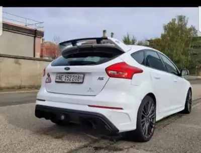 Ford Focus 2.3 EcoBoost RS AWD — Performance 350 ch et traction intégrale, 83'000 km — arrière