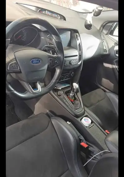 Ford Focus 2.3 EcoBoost RS AWD — Performance 350 ch et traction intégrale, 83'000 km — intérieur